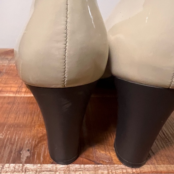 Rockport Elegant Beige Women's Heels, Size 8.5 - Picture 5 of 7